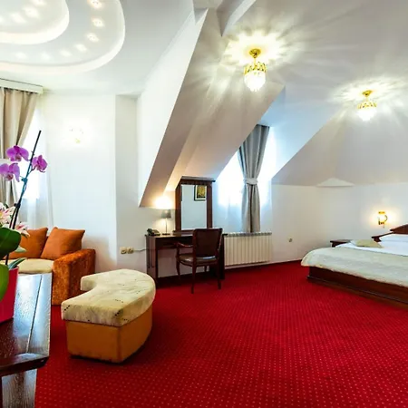 Garni Hotel Royal Crown-2
